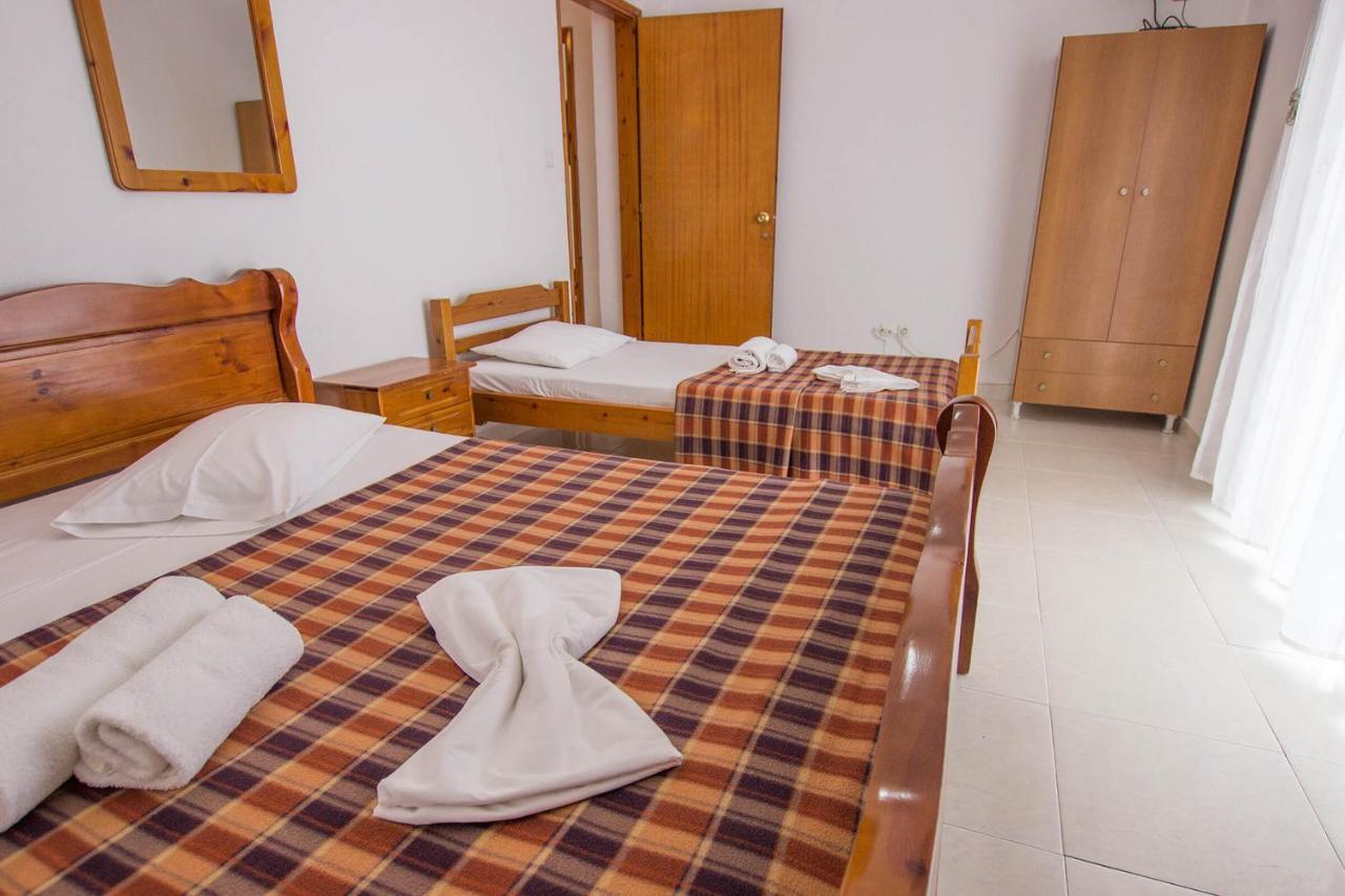 George Laz Rooms Nea Vrasna Exterior foto