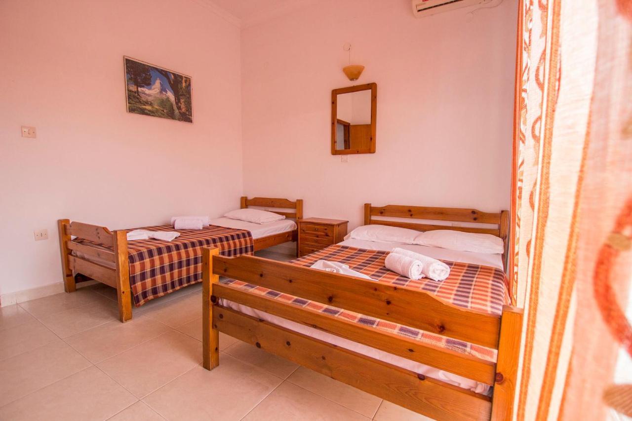George Laz Rooms Nea Vrasna Exterior foto