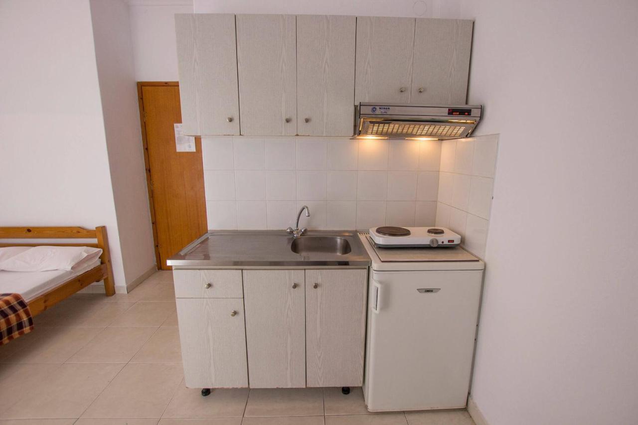 George Laz Rooms Nea Vrasna Exterior foto
