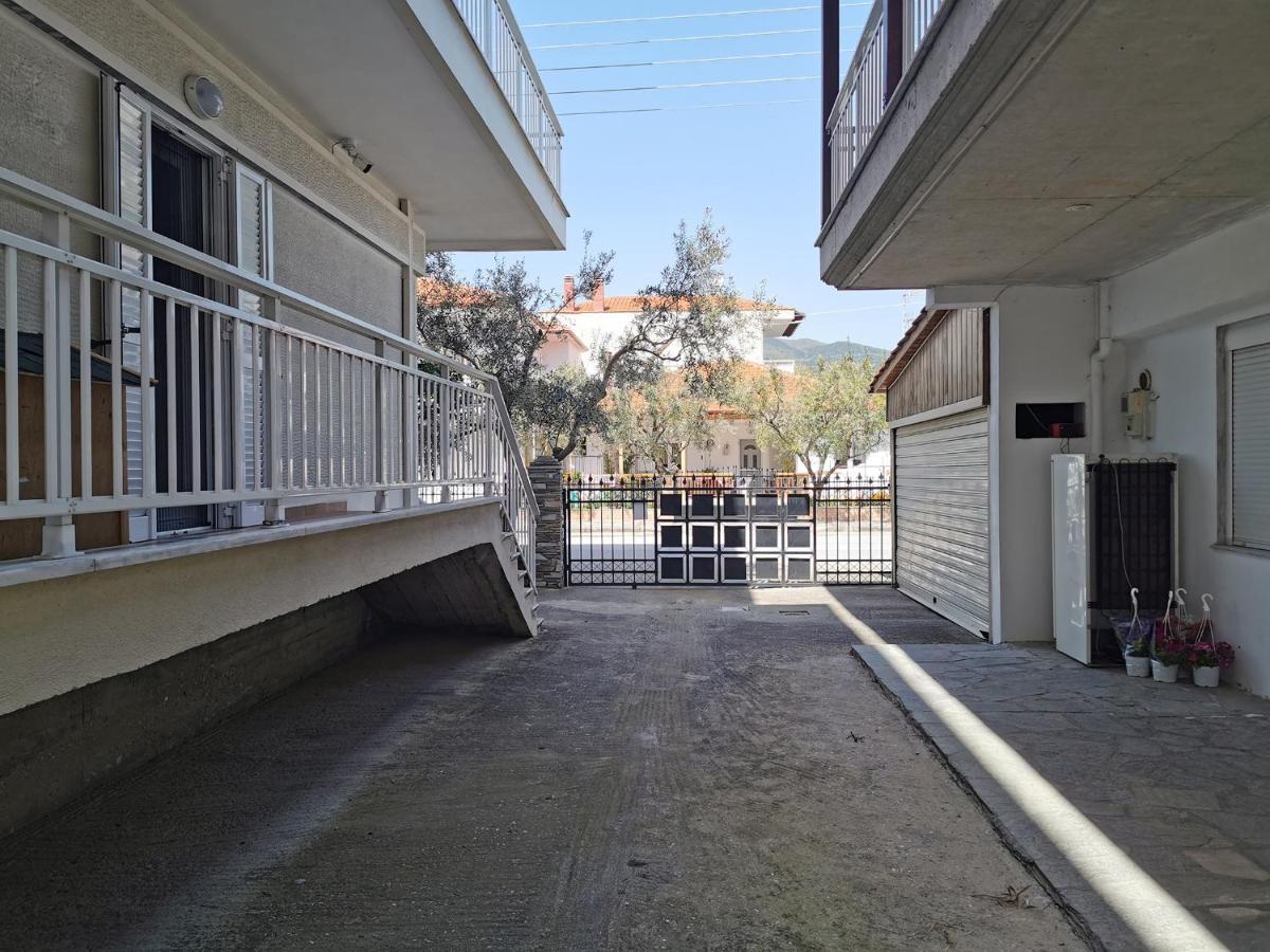 George Laz Rooms Nea Vrasna Exterior foto